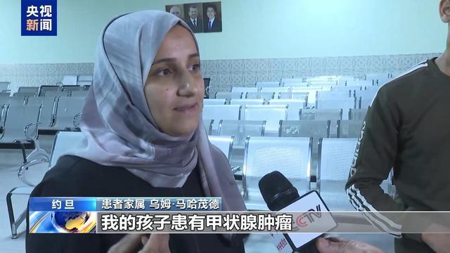 加沙病患抵达约旦接受治疗 第五批加沙重症患者跨境抵约