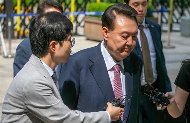 韩国警方向前总统尹锡悦发出传唤调查要求