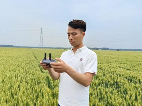 大智慧配资 嘉祥“00后”新农人山万民: 有干劲闯劲, 种地更有“科技范”